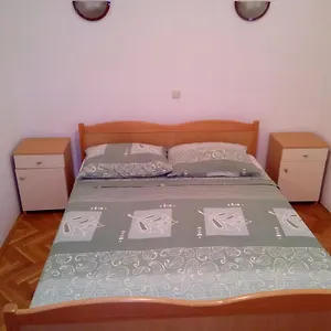 Maslina Apartman Vir