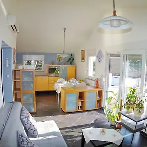  Apartment Leni Kroatien